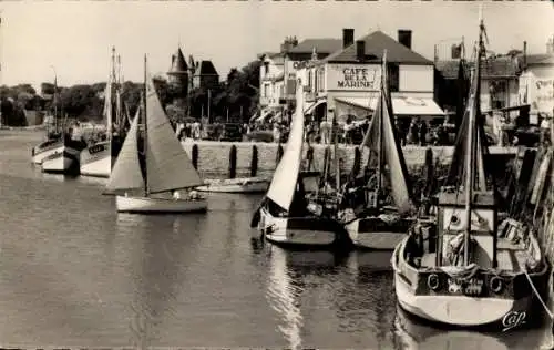 Ak Pornic Loire Atlantique, Hafen, Cafe de la Marine