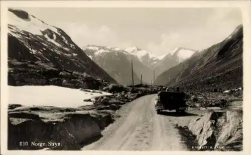 Ak Loen Stryn Norwegen, Wegepartie, Berge, Auto