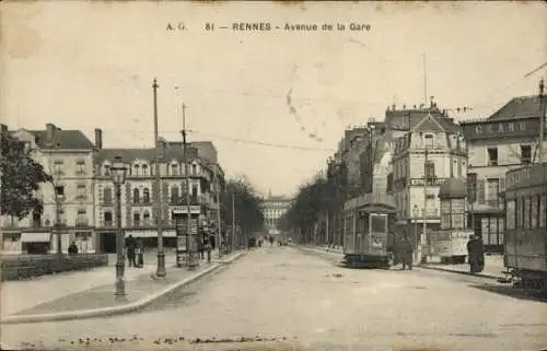 Ak Rennes Ille et Vilaine, Avenue de la Gare, Straßenbahn