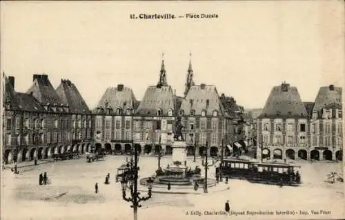 Ak Charleville Marne, Place Ducale