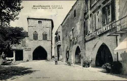 Ak Montflanquin Lot et Garonne, Place, Maison du XIIIe siecle, Pharmacie Villatte