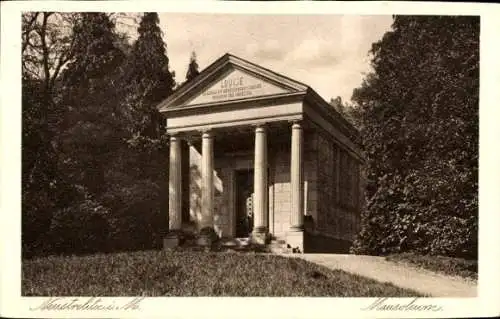 Ak Neustrelitz in Mecklenburg, Mausoleum