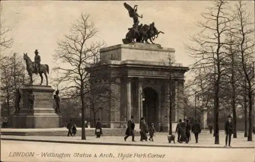 Ak London City England, Wellington-Statue, Bogen, Hyde Park Corner