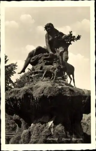 Ak Detmold in Nordrhein Westfalen, Donop Brunnen, Rehe, Brunnengruppe