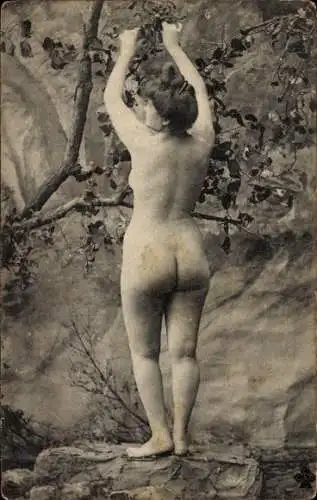 Ak Stehender Frauenakt, Rückansicht