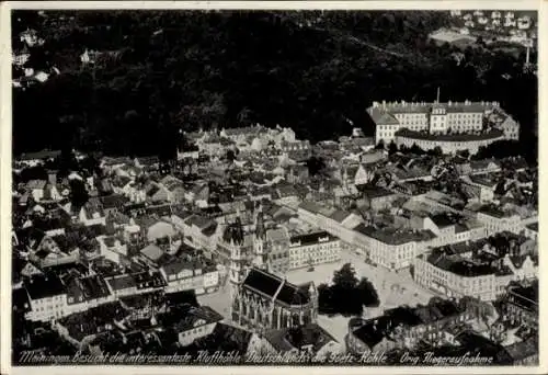 Ak Meiningen in Südthüringen, Fliegeraufnahme der Innenstadt, Kirche, Marktplatz