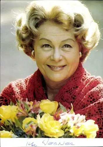 Ak Schauspielerin Ilse Werner, Portrait, Autogramm, Blumen