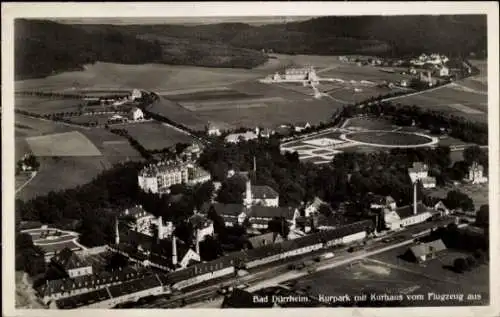 Ak Bad Dürrheim im Schwarzwald, Fliegeraufnahme, Kurhaus, Kurpark