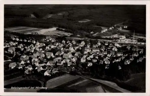 Ak Behringersdorf Schwaig bei Nürnberg Mittelfranken, Fliegeraufnahme, Panorama vom Ort, Bahnstrecke