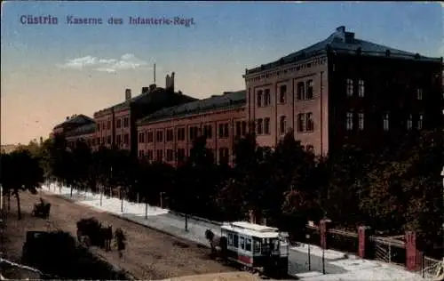 Ak Kostrzyn nad Odrą Cüstrin Küstrin Ostbrandenburg, Kaserne des Infantrie-Regt., Pferdestraßenbahn