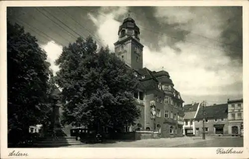 Ak Artern an der Unstrut im Kyffhäuserkreis, Partie am Rathaus mit Oberleitungen