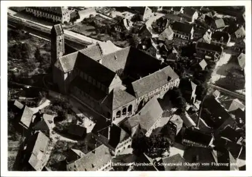 Ak Alpirsbach im Kreis Freudenstadt, Fliegeraufnahme von der Stadt, Kloster