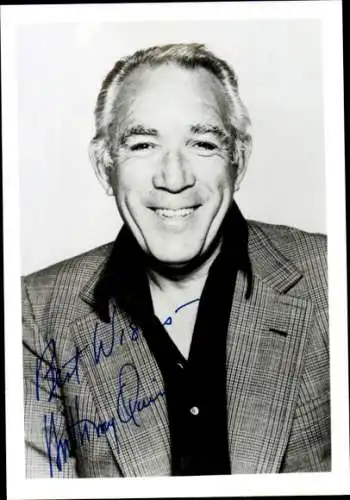 Foto Schauspieler Anthony Quinn, Portrait, Autogramm