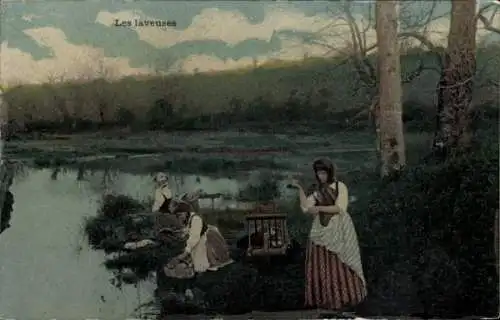 Ak Französische Tracht, Frauen waschen Kleidung, See