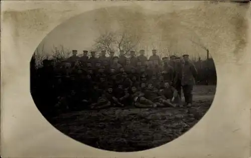 Foto Ak Deutsche Soldaten in Uniformen, I WK