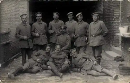 Foto Ak Deutsche Soldaten in Uniformen, I WK