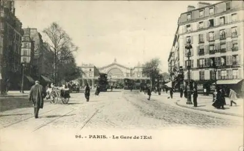 Ak Paris X, Gare de l’Est, Passanten