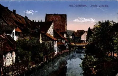 Ak Hildesheim in Niedersachsen, Große Venedig, Häuser am Wasser, Brücke