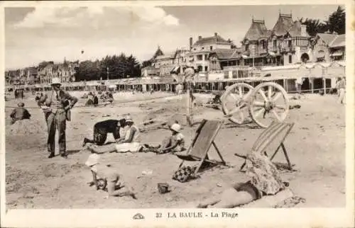 Ak La Baule Loire Atlantique, Strand, Liegen, Häuser