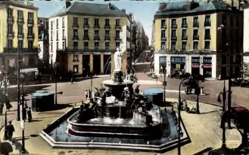 Ak Nantes Loire Atlantique, Place Royale, Fontaine, Rue Crebillon