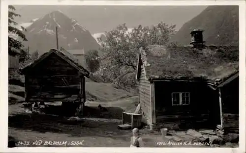 Foto Ak Balholm Sogn Norwegen, Häuser, Berge