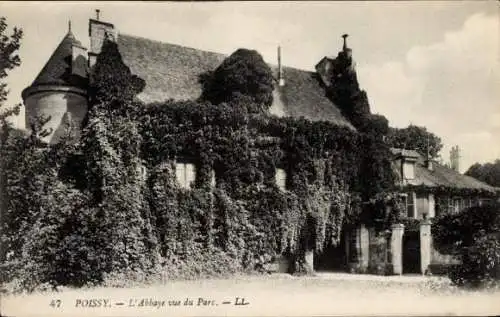 Ak Poissy Yvelines, L'Abbaye vue du Parc