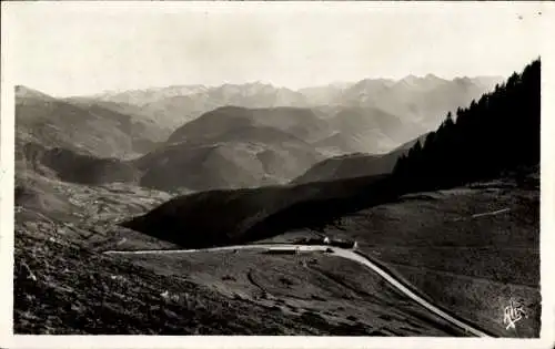 Ak Bagnères de Bigorre Hautes Pyrénées, Sommet du Col d'Aspin, Vue sur la chaine des Pyrenees