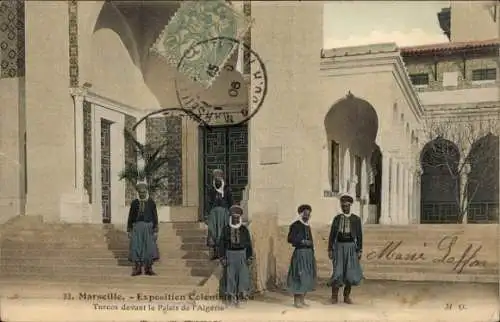 Ak Marseille Bouches du Rhône, Exposition Coloniale 1906, Turcos devant le Palais d'Algerie