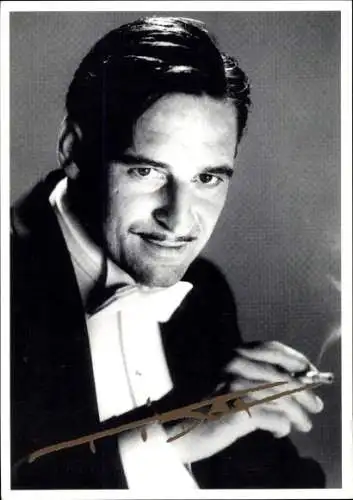 Ak Schauspieler Max Tidof, Portrait, Film Comedian Harmonists, Zigarette, Autogramm