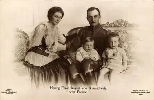 Ak Herzog Ernst August von Braunschweig mit Familie, Prinzessin Victoria Luise von Preußen