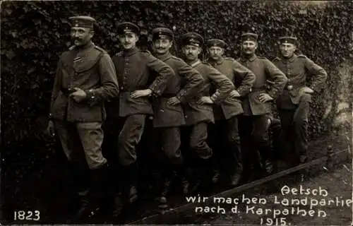 Foto Ak Deutsche Soldaten in Uniform 1915, Ätsch, wir machen Landpartie nach den Karpathen