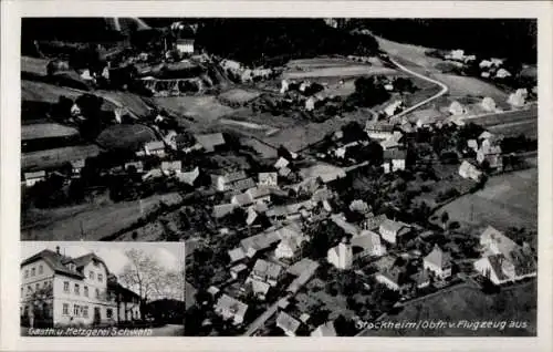 Ak Stockheim im Kreis Kronach Oberfranken, Fliegeraufnahme, Panorama vom Ort, Gasthaus Schwalb