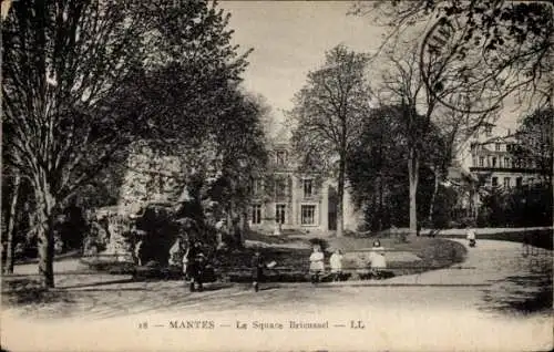 Ak Mantes Yvelines, Square Brieussel