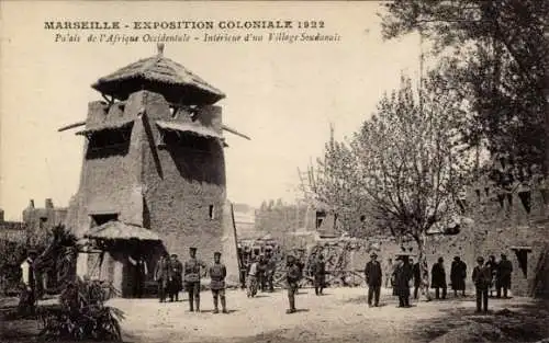 Ak Marseille Bouches du Rhône, Kolonialausstellung 1922, Innenraum eines sudanesischen Dorfes