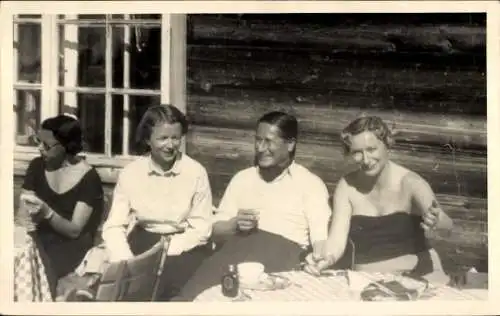 Foto Ak Kitzbühel in Tirol, Gasthaus, Gäste