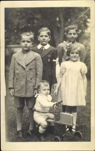 Foto Gruppenbild der Kinder, Spielzeug, Jahr 1938