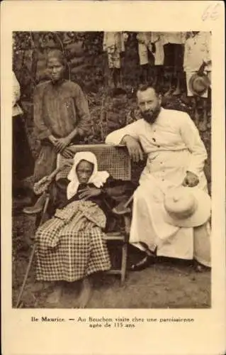Ak Mauritius besucht in Bouchon ein 115-jähriges Gemeindemitglied