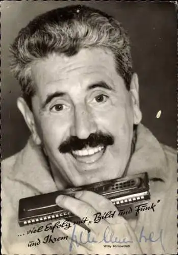 Ak Schauspieler Willy Millowitsch, Mundharmonika, Autogramm