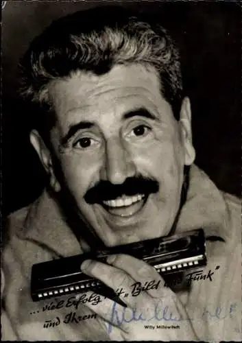 Ak Schauspieler Willy Millowitsch, Mundharmonika, Autogramm