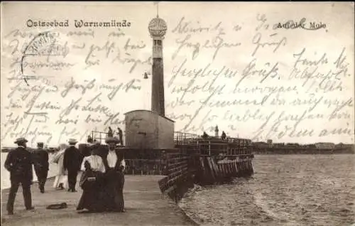 Ak Ostseebad Warnemünde Rostock, Auf der Mole