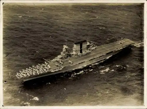 Foto Amerikanisches Kriegsschiff, Flugzeugmutterschiff