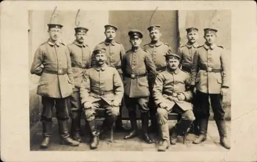 Foto Ak Deutsche Soldaten in Uniformen, Gruppenaufnahme, I WK