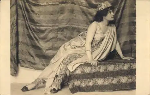 Foto Ak Opernsängerin Luise Willer, Porträt