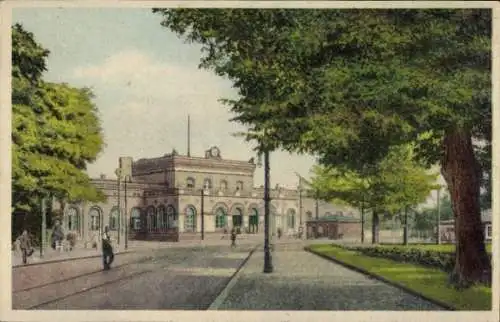 Ak Dessau in Sachsen Anhalt, Bahnhof, Straßenseite