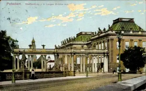 Ak Potsdam, Stadtschloss von der Langen Brücke aus