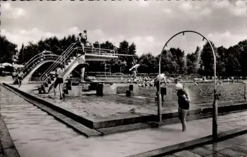 Ak Oehringen Öhringen im Hohenlohekreis Württemberg, Schwimmbad, Badegäste