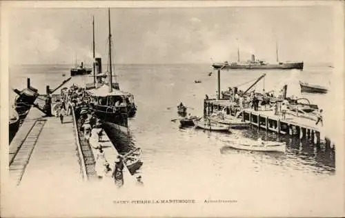 Ak Saint Pierre Martinique, Piers