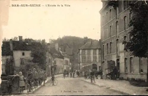 Ak Bar an der Seine Aube, Eingang zur Stadt