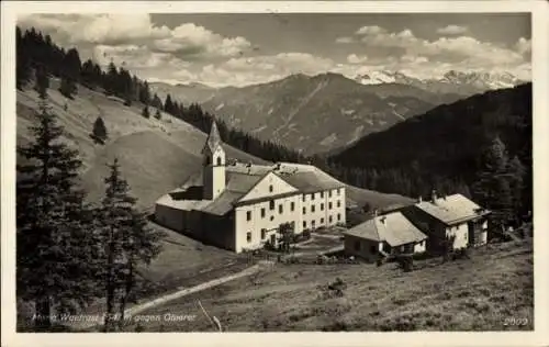 Ak Mühlbach am Brenner Tirol, Wallfahrtskloster Maria Waldrast vor Bergpanorama