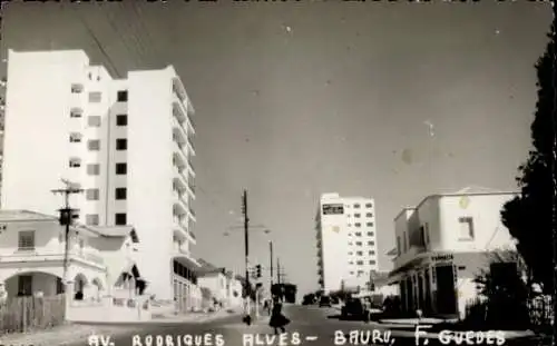 Foto Ak Bauru Brasilien, Rodrigues Alves Straße, Hochhäuser